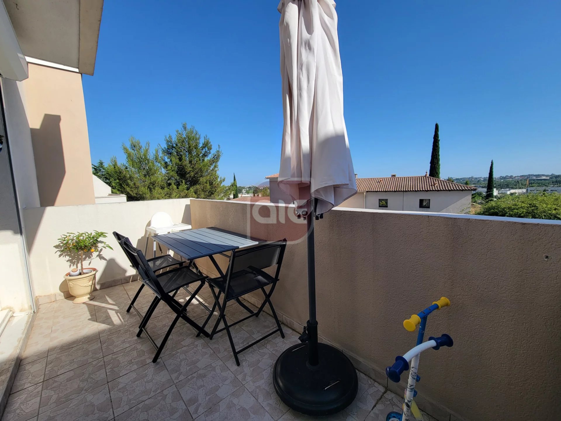 EXCLUSIVITE AIE - Appartement de type 4 avec terrasse, parki