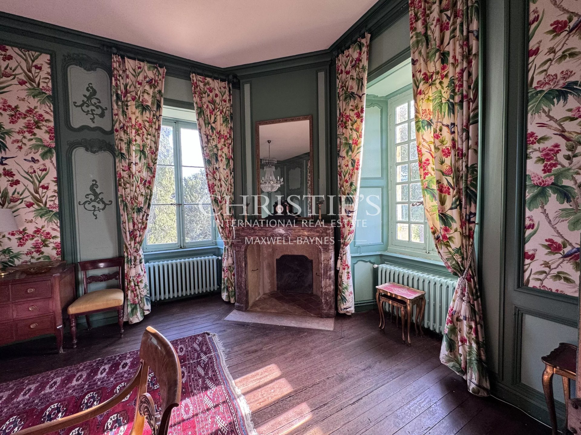 9 Bedroom Chateau's Image 5