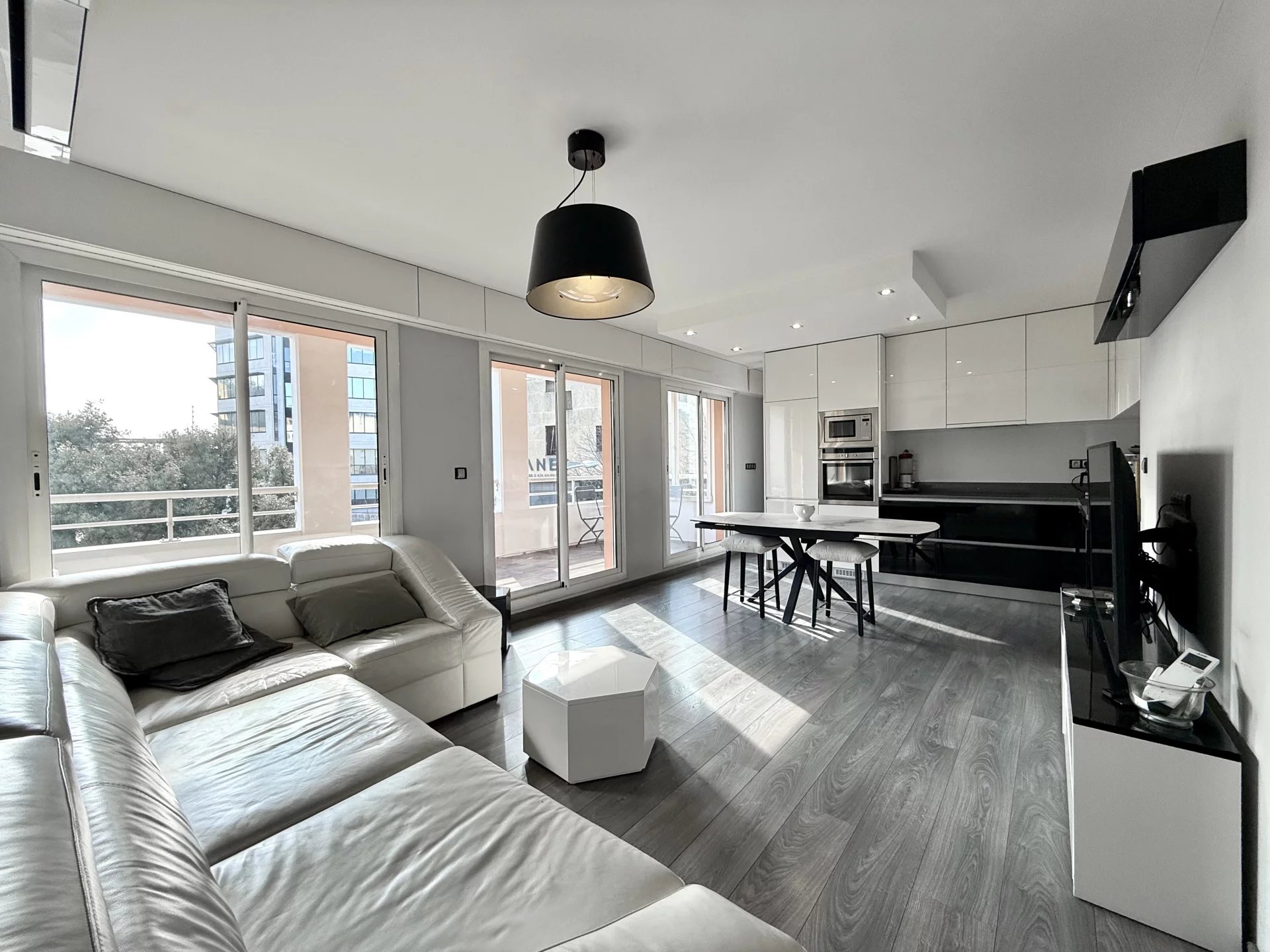 Town Center Modern Apartment - Allées Provençales