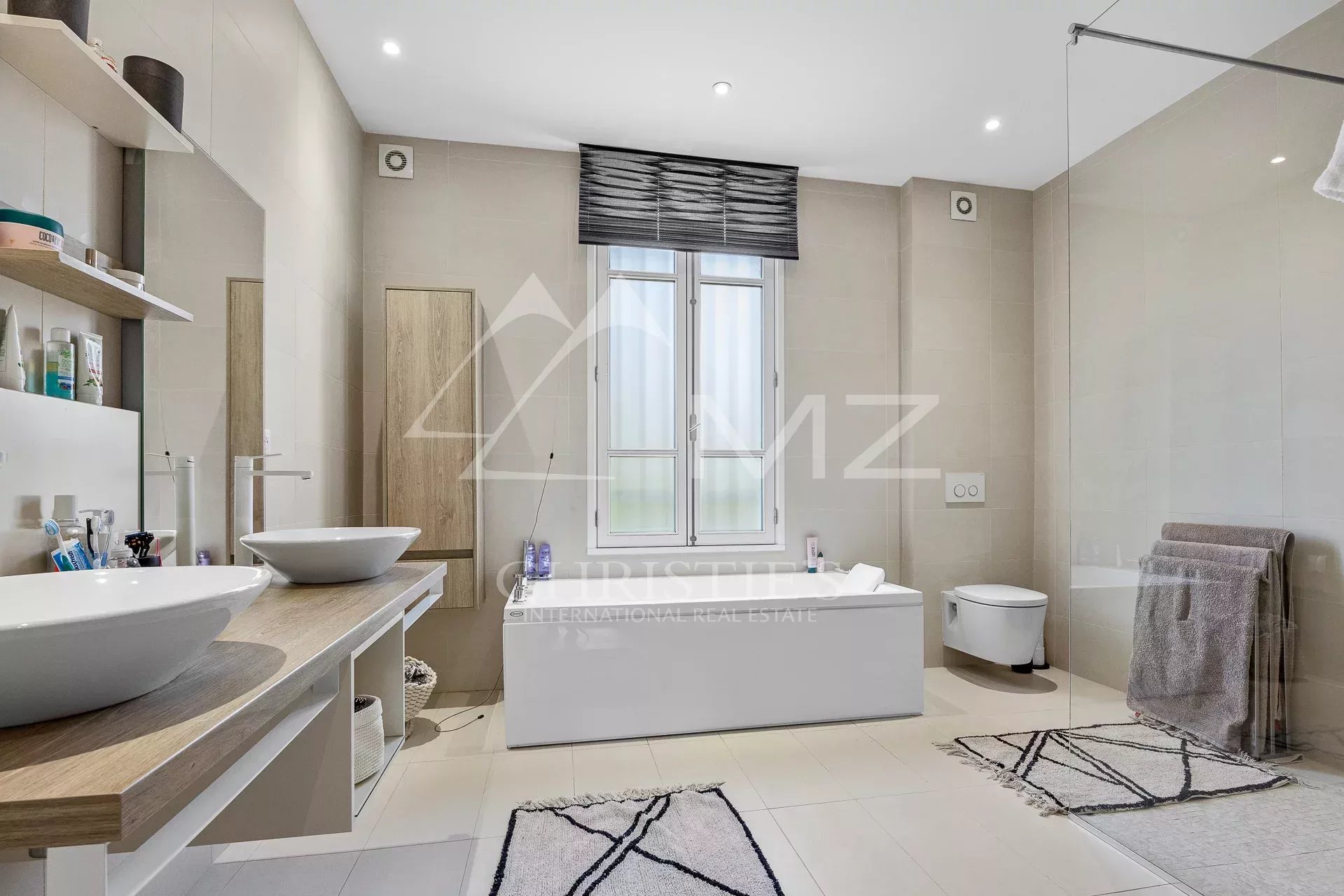 5 Bedroom Villa/Townhouse's Image 5