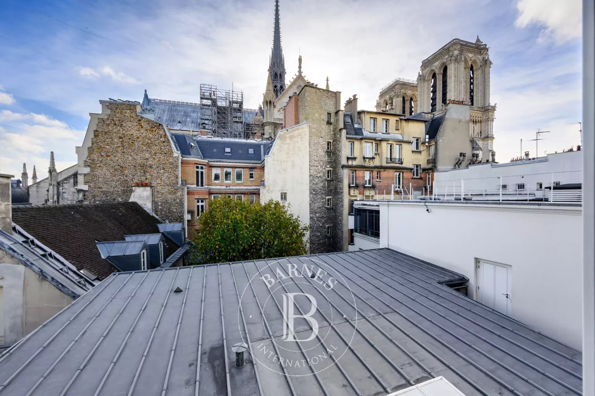 Daire Paris 4ème - picture 12