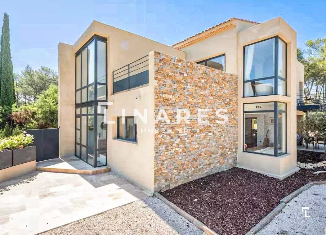 DESIGN & VIEW - Villa T7 de 250m2 - Vue Sainte Victoire - Terrain 2470m2 - Piscine - 13710 FUVEAU