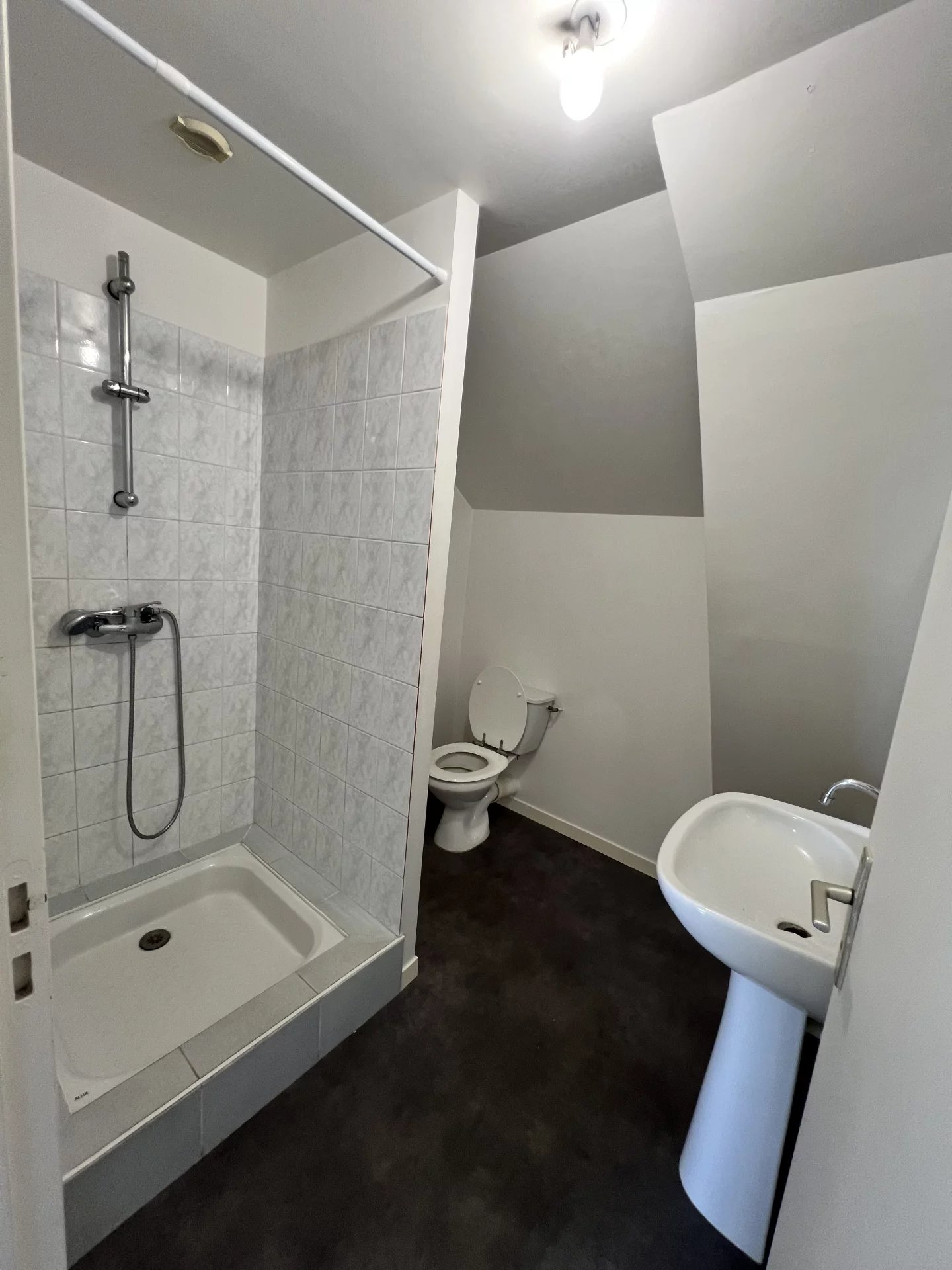 Appartement T2 en plein bourg - Photo 5