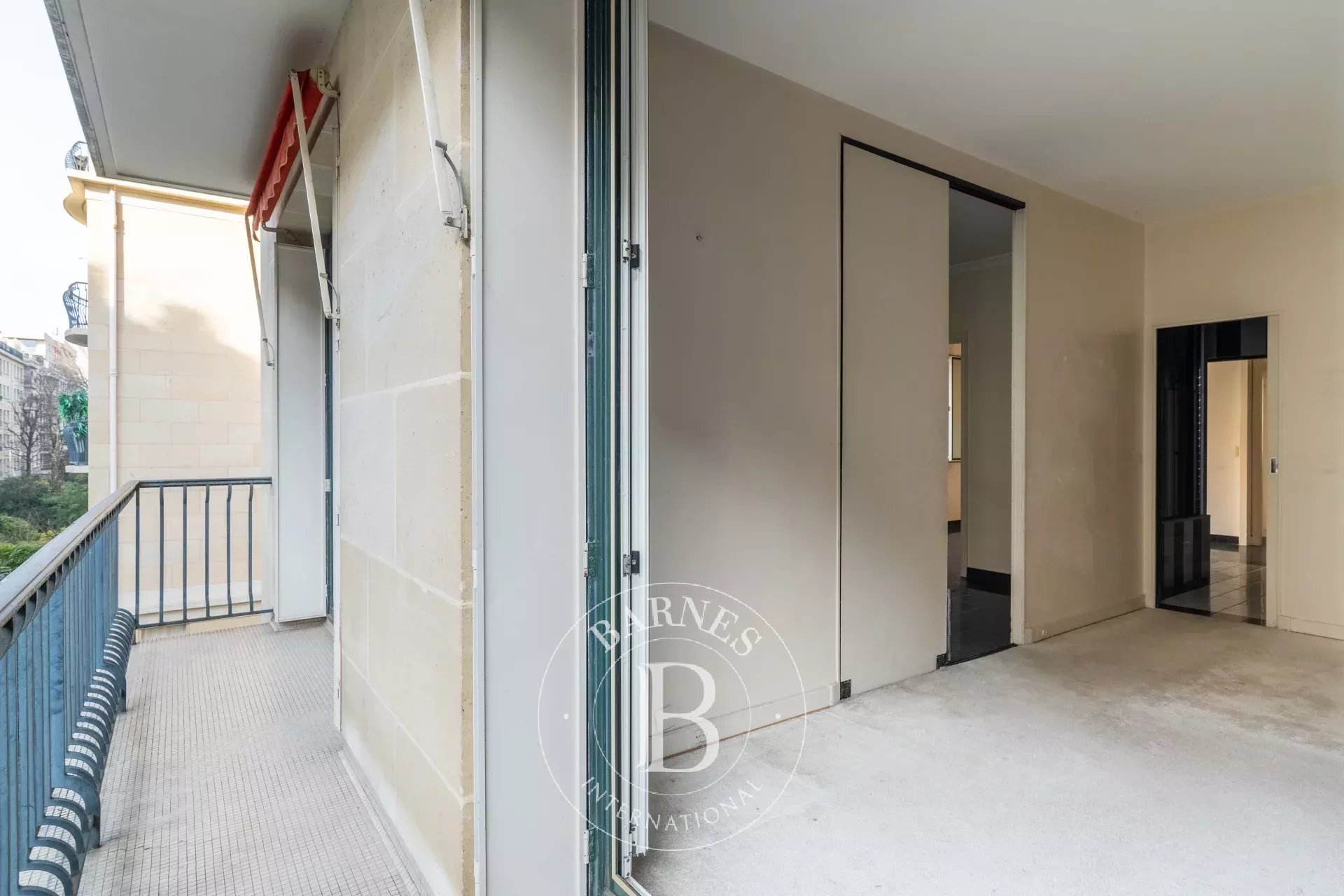 Exclusive listing - Neuilly-Golden Triangle - 3-bed apartment - Quiet and green surroundings - Balcony - picture 17