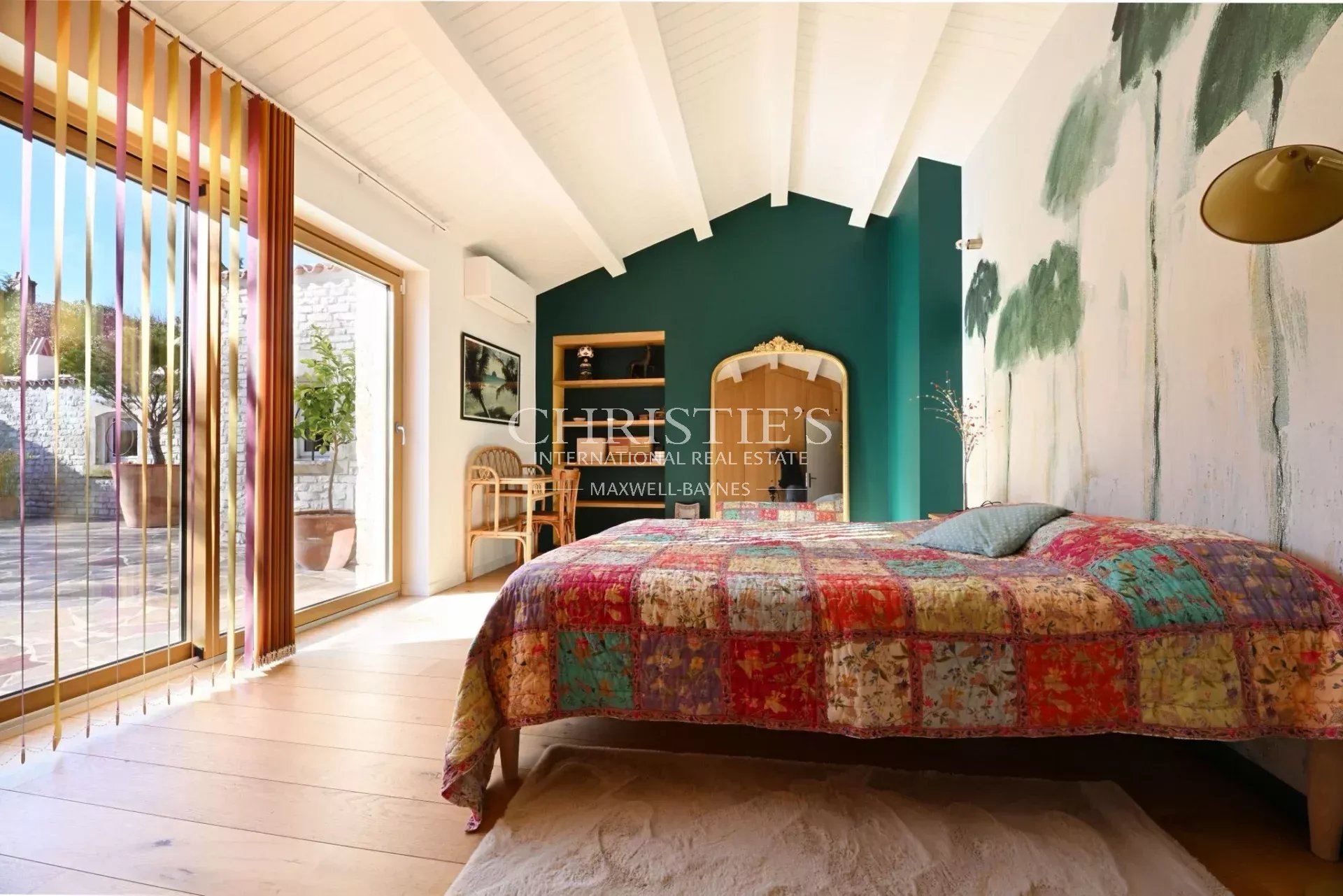 11 Bedroom Villa/Townhouse's Image 14