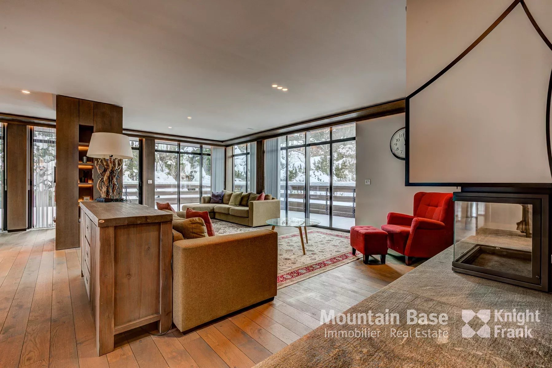 Photo of Beautifully designed, contemporary 4/5 bedroom chalet in a quiet area of Les Houches