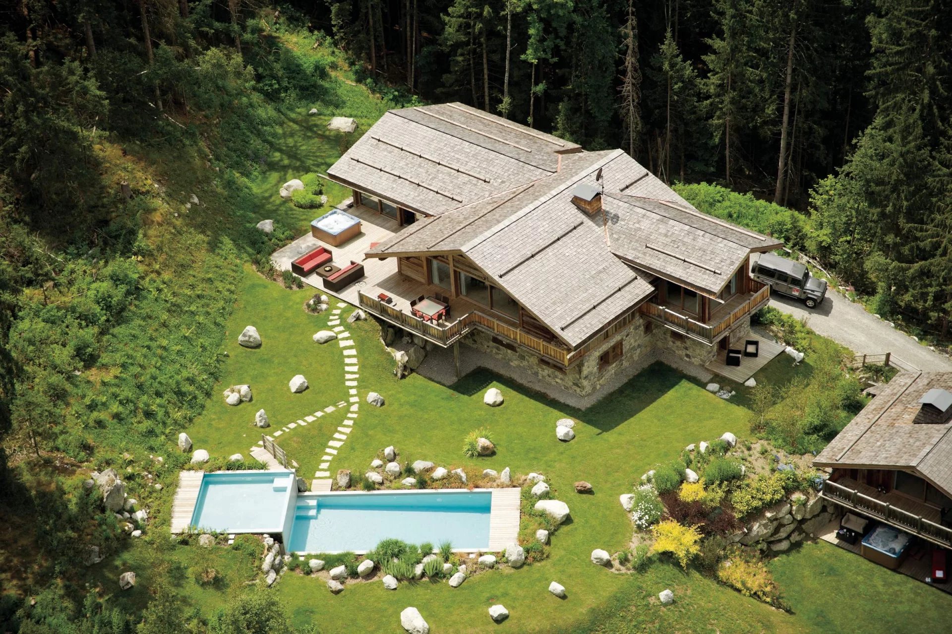 Chamonix – Seasonal Rental – Chalet – House – 10 People – 5 Bedrooms – 5 Bathrooms – Pool