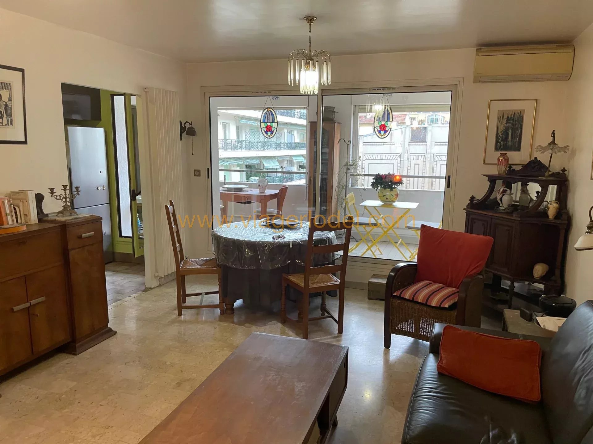 REF. 9708 -VENTE AVEC RESERVE DU DROIT 	D’USAGE ET D’HABITATION NICE CENTRE