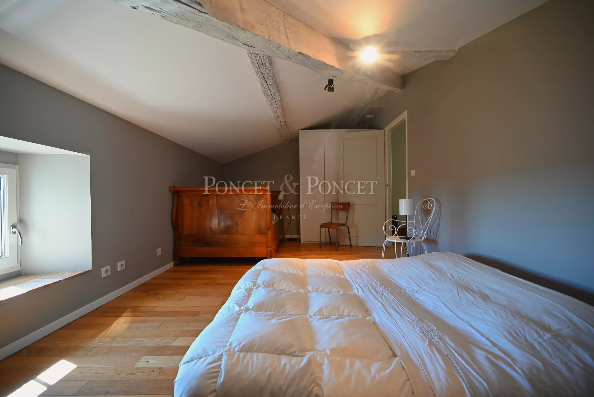 10 Bedroom Villa/Townhouse's Image 30