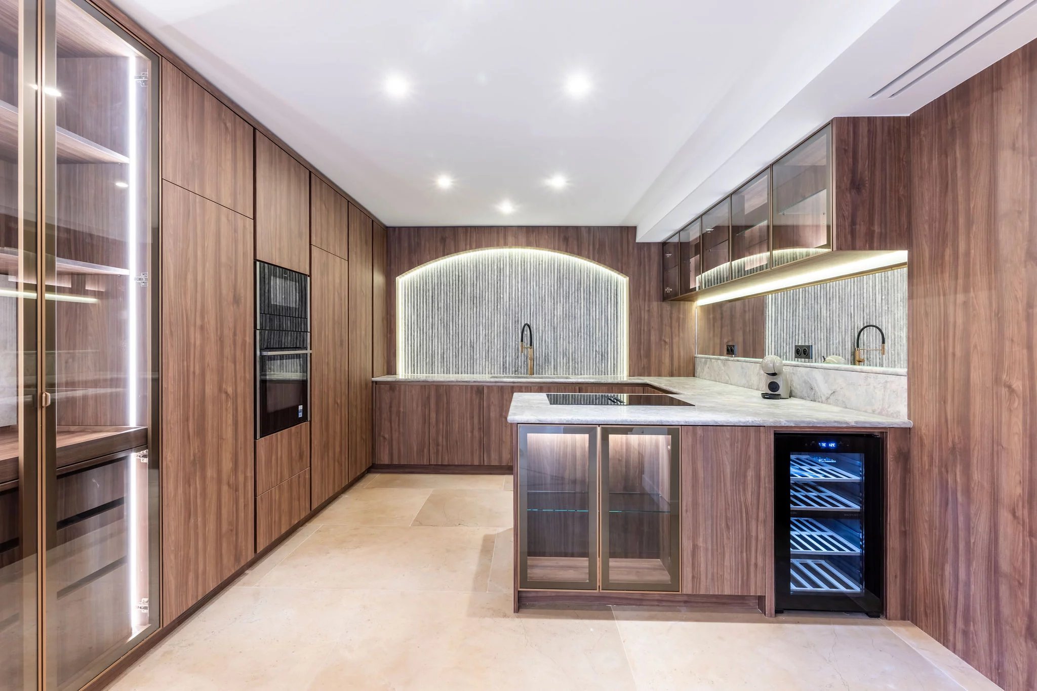 Image of Villa - 5 Bedrooms for Sale in Alpes-Maritimes-Cannes-France, Image 2