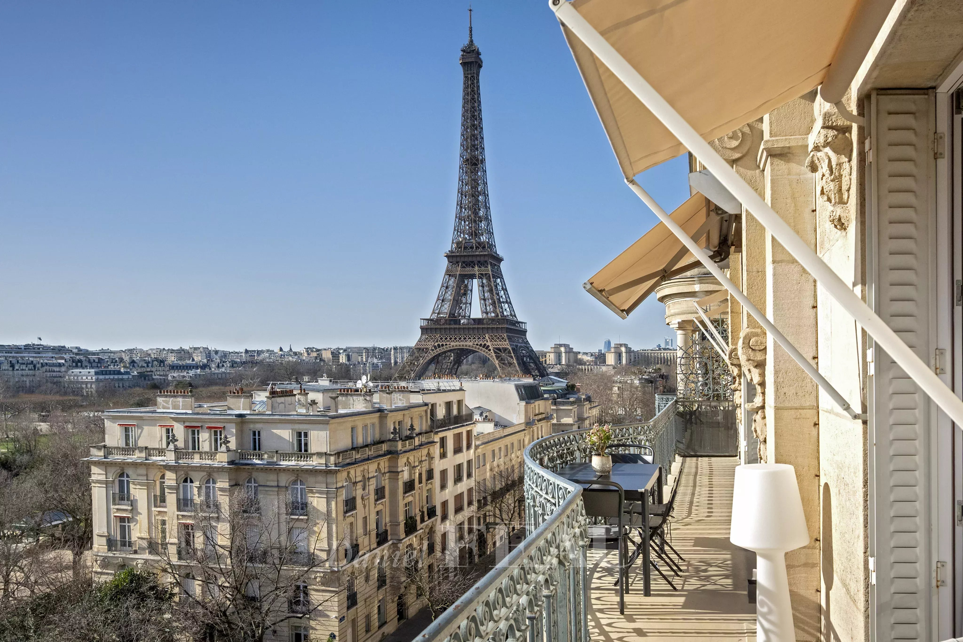 Sale Apartment Paris 7th