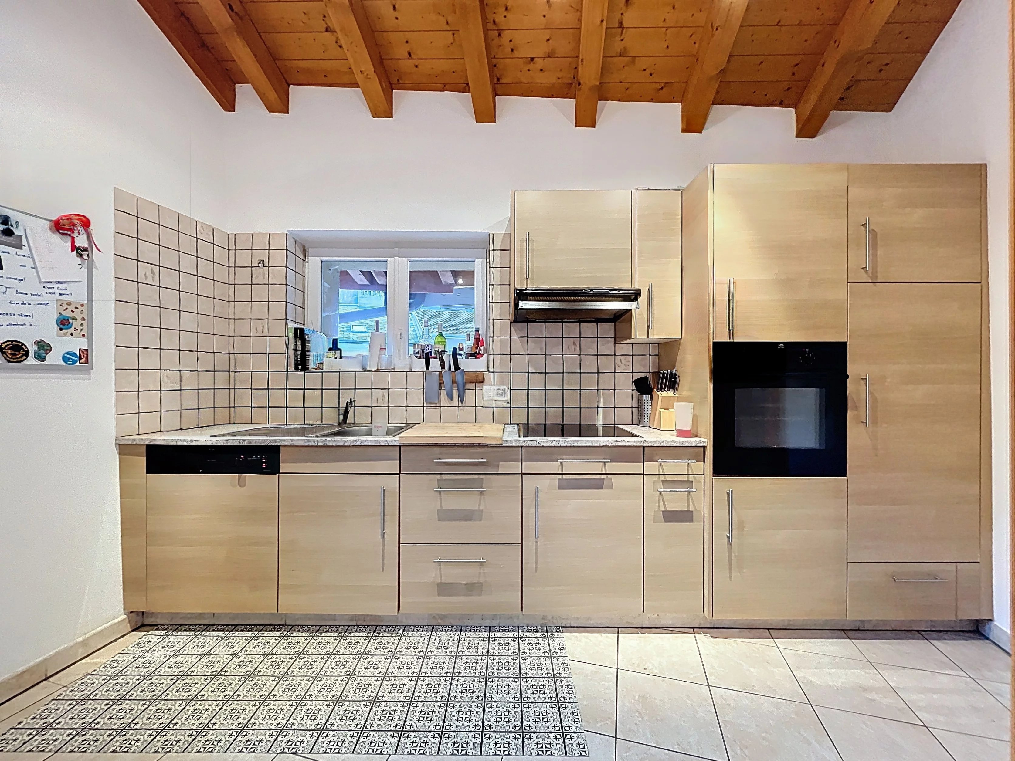 Belle maison contiguë