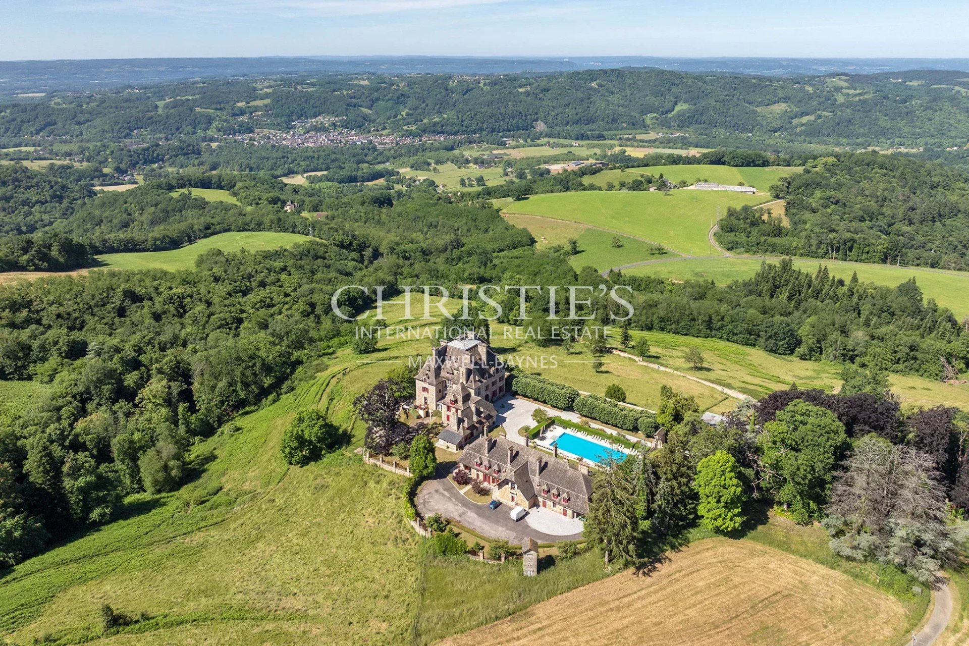 38 Bedroom Chateau's Image 125