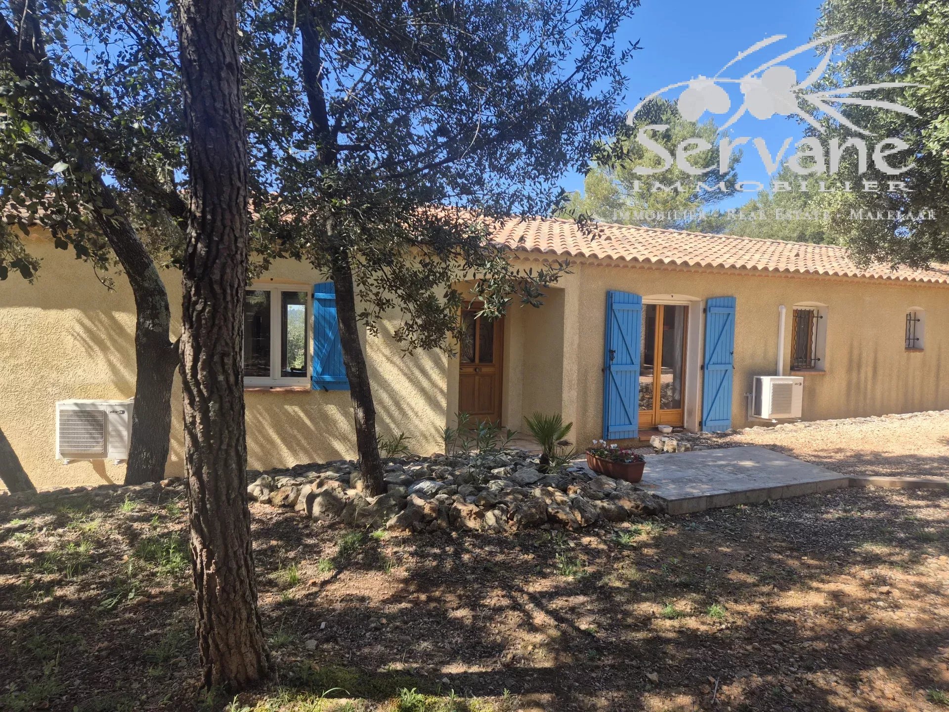 TAVERNES NICE 5 BEDROOMS VILLA IN A PEACEFULL ENVIRONMENT