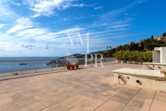 Exceptional apartment for sale in Villefranche sur Mer — photo 3 of 8