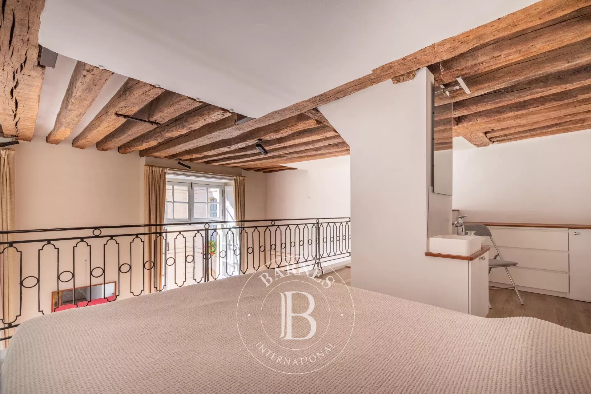 Daire Paris 4ème - picture 18