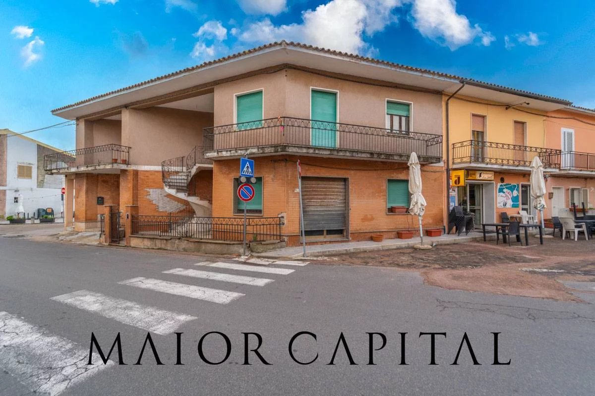 Sant’Antonio | Casa di paese su due piani da ristrutturare