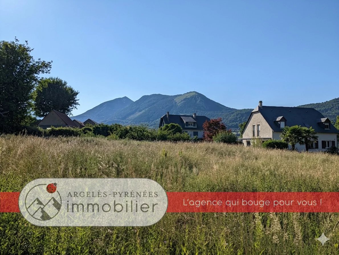 Terrain constructible de 1500 m2 Vue montagne