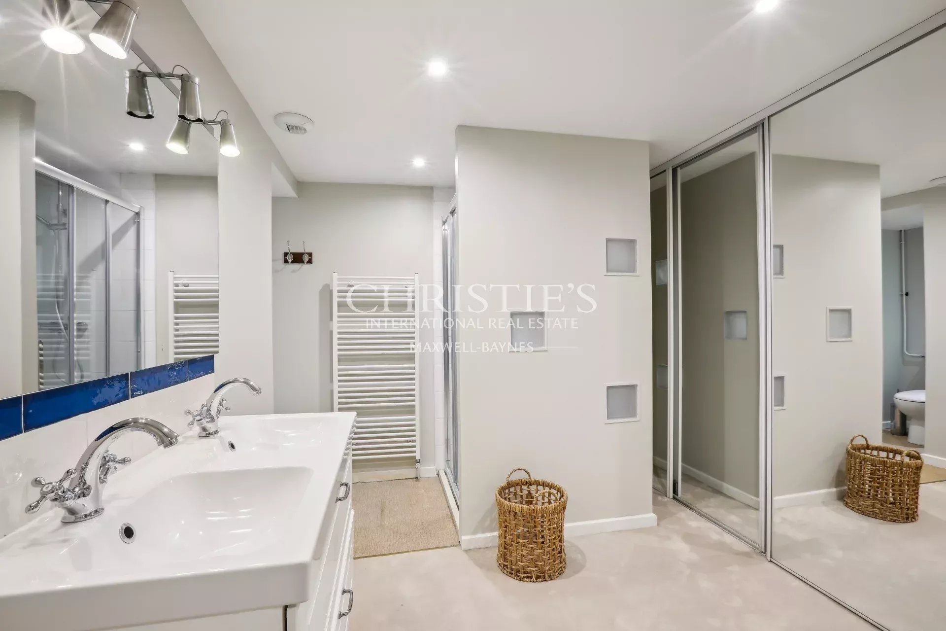 5 Bedroom Apartment/Flat's Image 7
