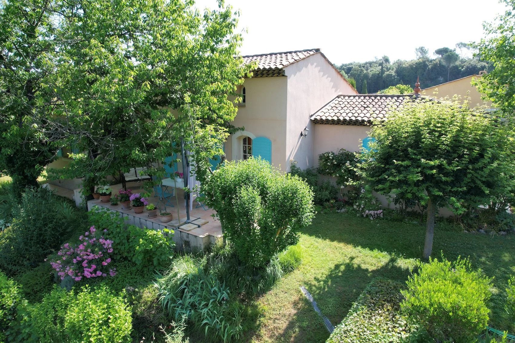 Jolie maison située à Carces, à 10 minutes de Cotignac, au coeur de la Provence Verte.