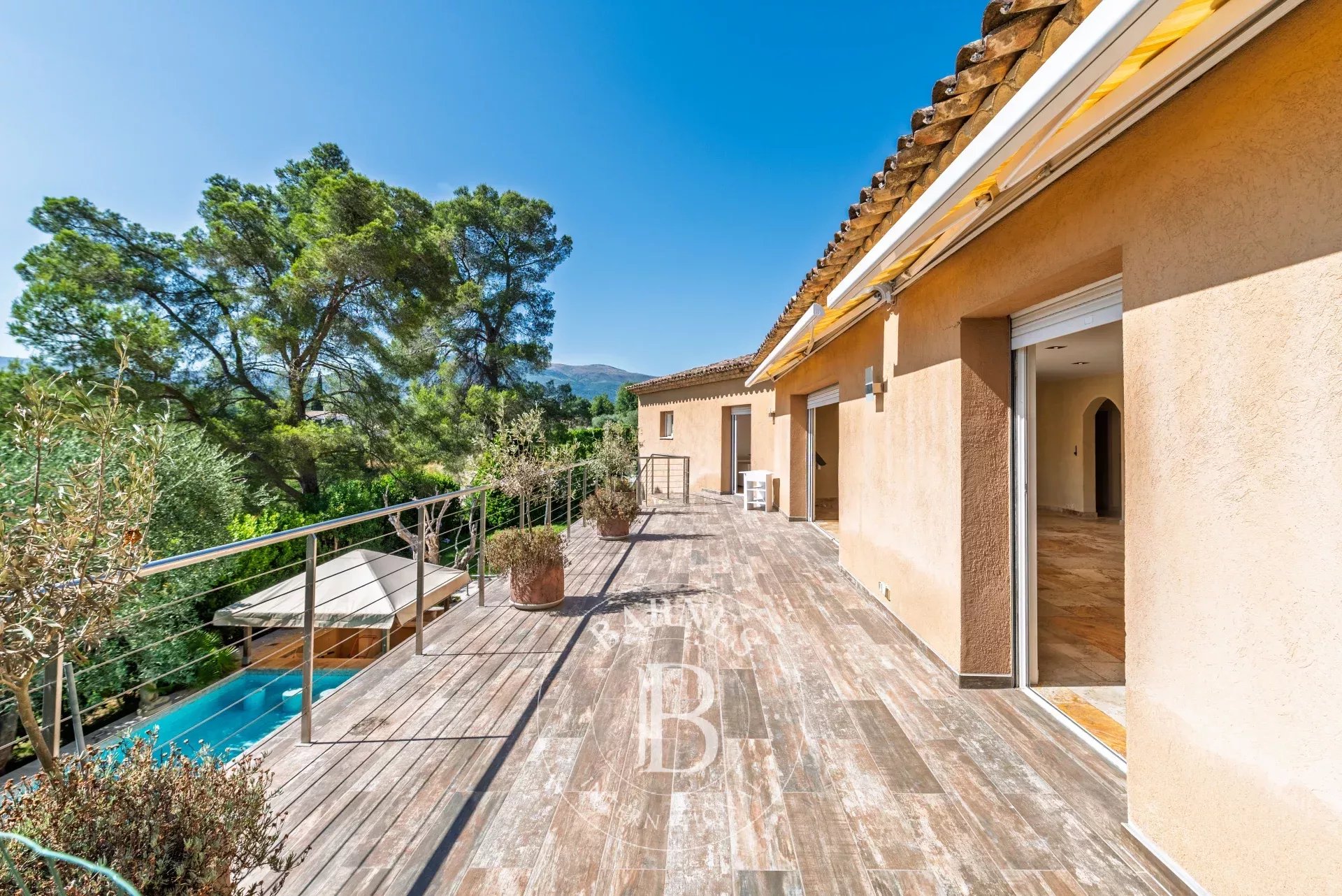 Roquefort-les-Pins - 430 sq.m - Calm - 5 bedrooms - Pool