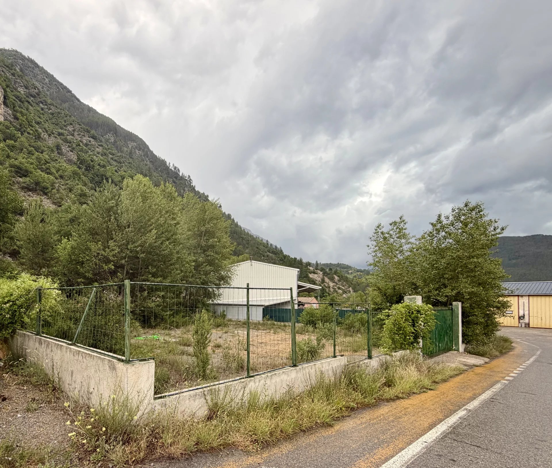 ZONE ARTISANALE DU BREC-TERRAIN 583m2