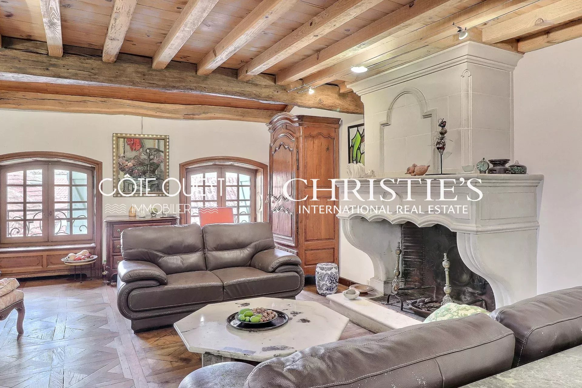 10 Bedroom Villa/Townhouse's Image 9