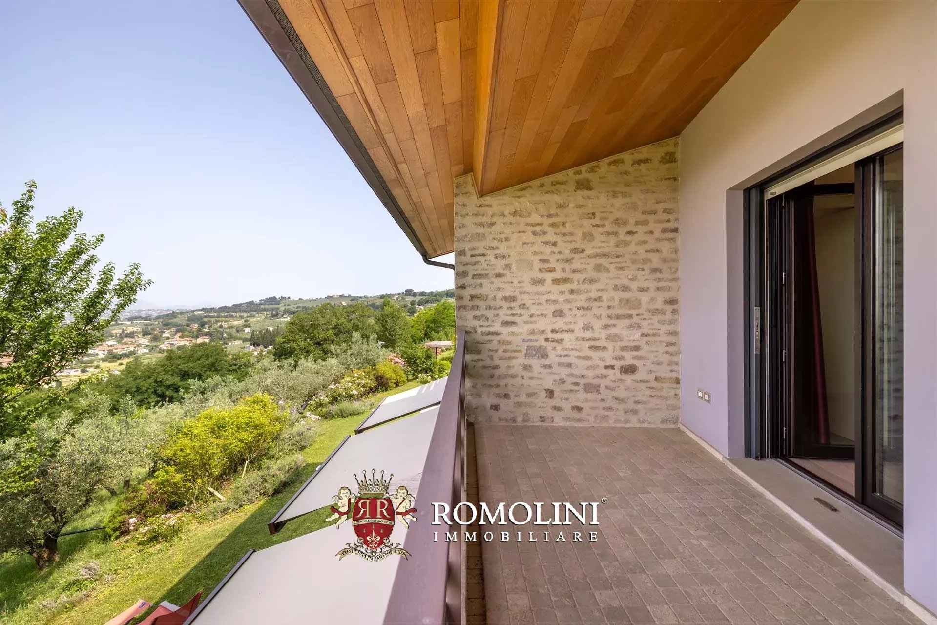 5 Bedroom Villa/Townhouse's Image 32