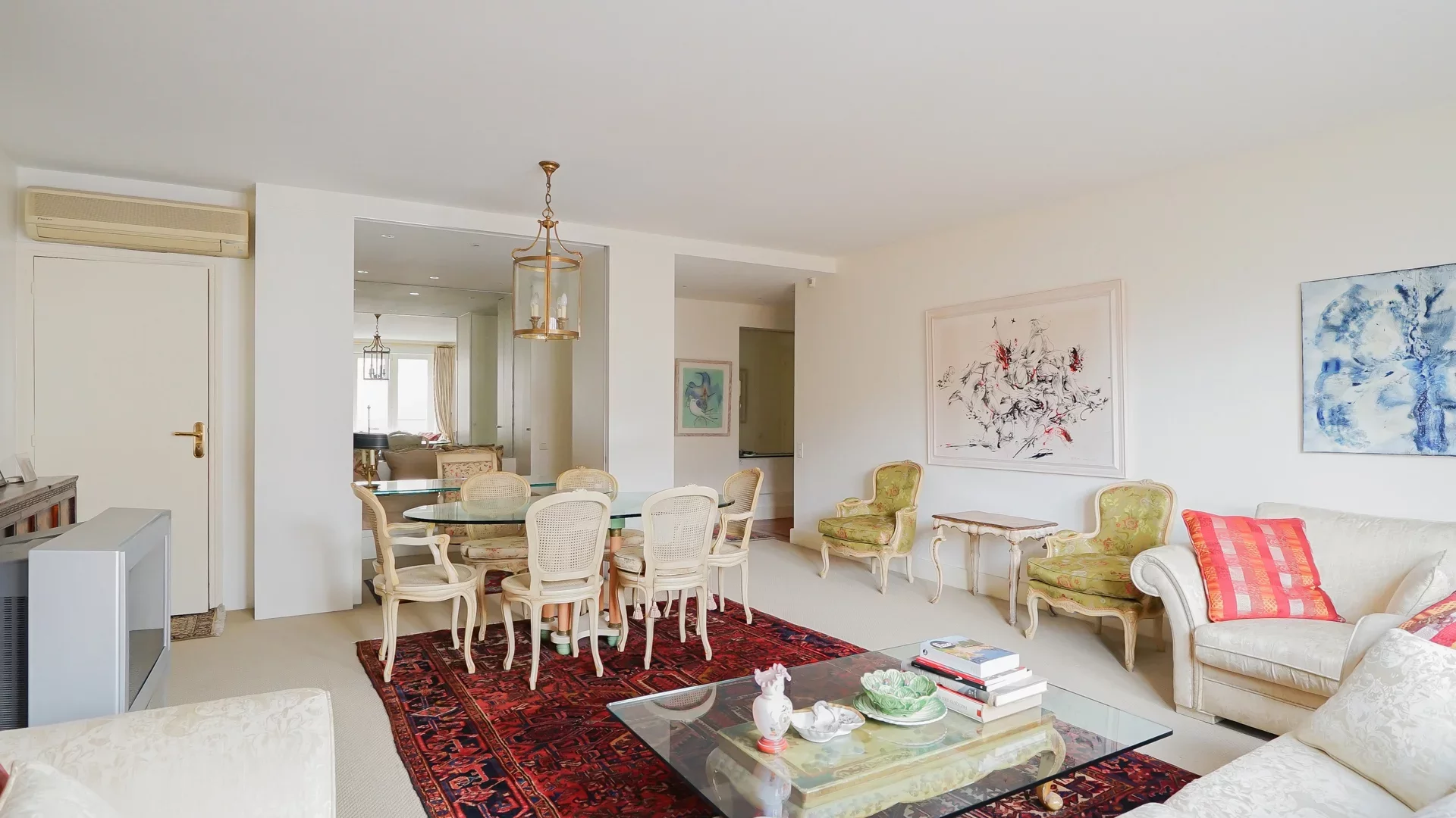 Paris 8e - AVENUE MONTAIGNE