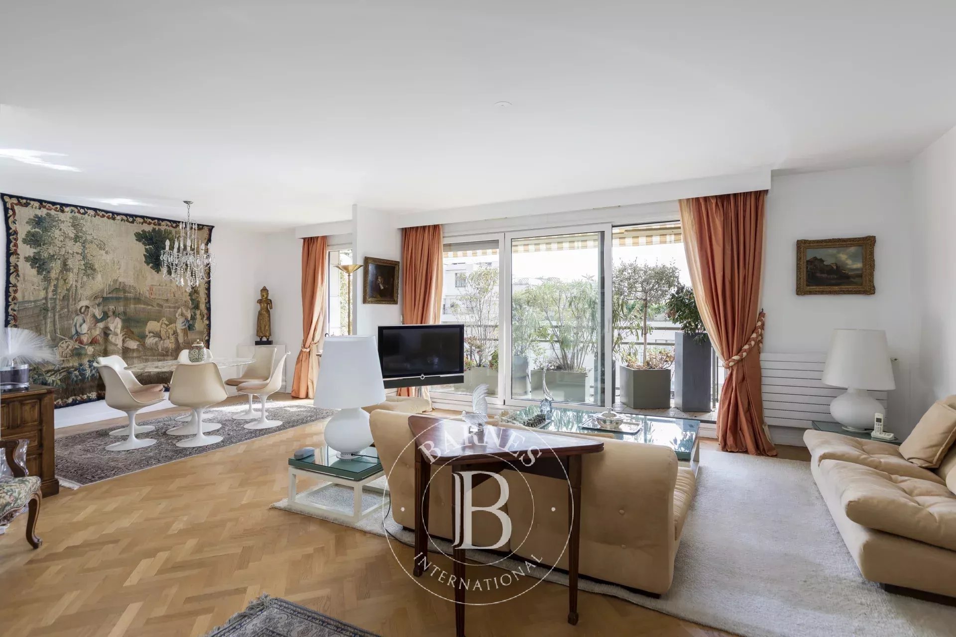 Daire Levallois-Perret