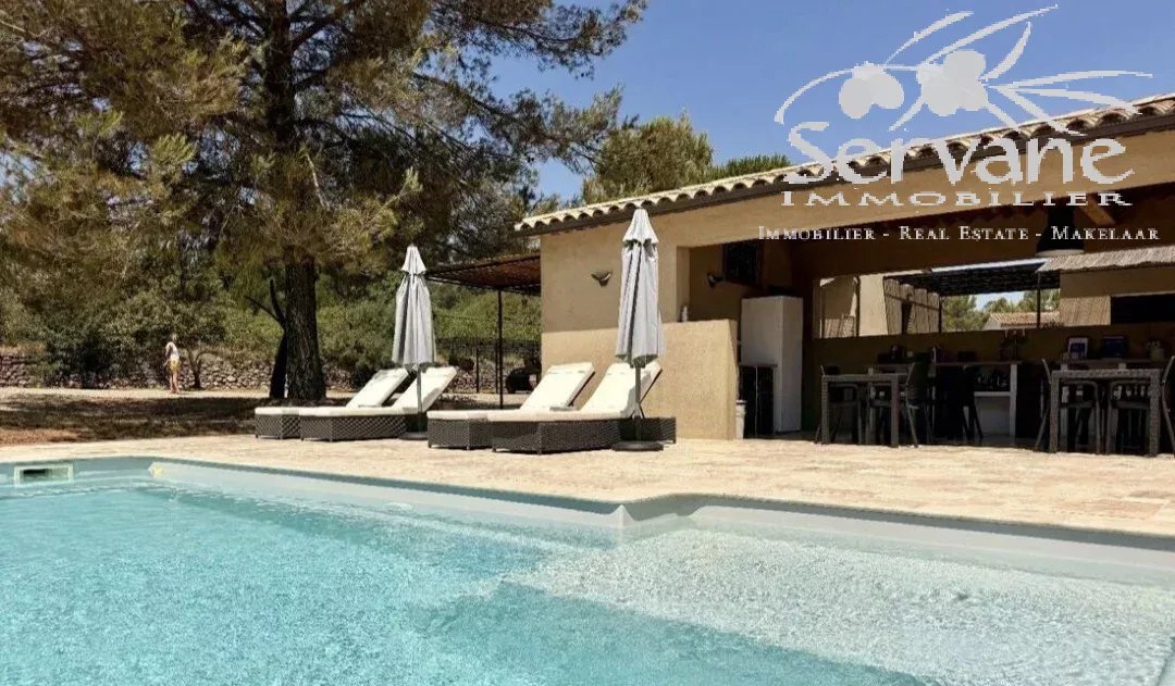Villa and 4 gites in Cotignac, unique layout with pool house and pool