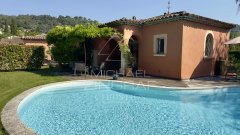Single-storey villa facing Saint Paul de Vence village — photo 2 of 7