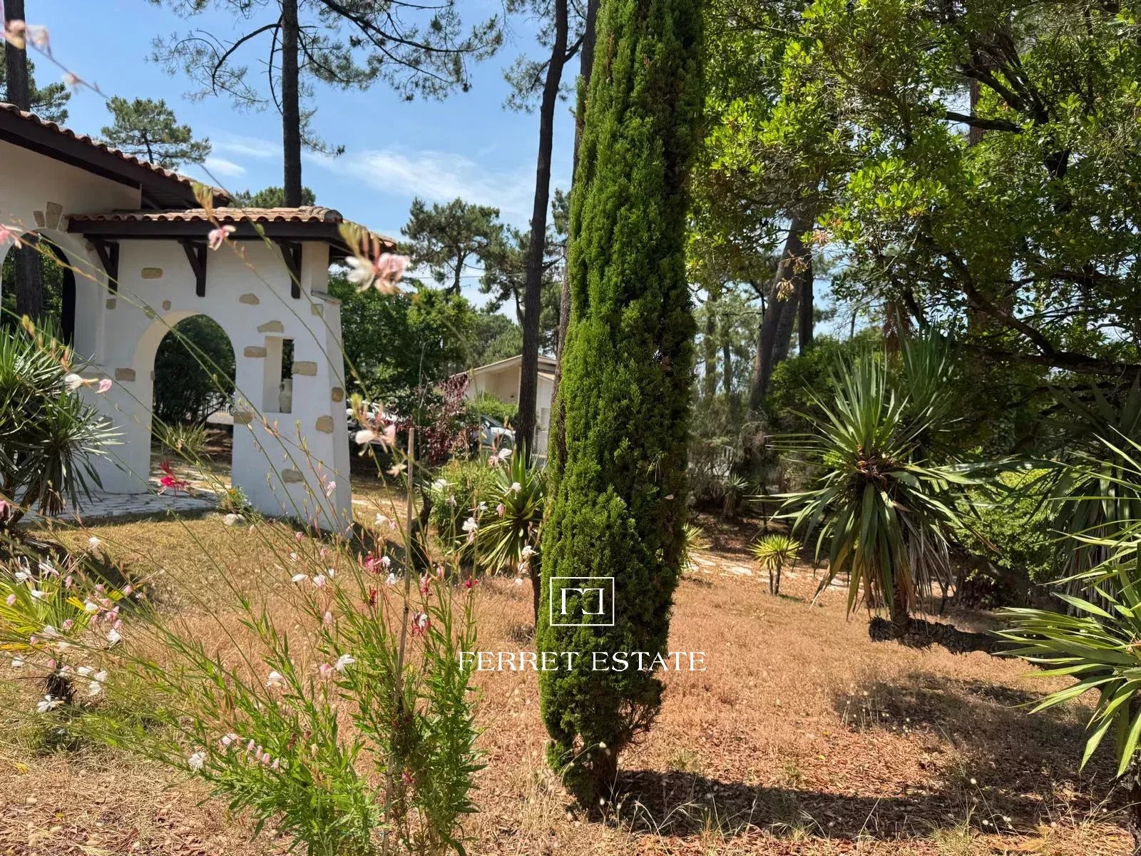 VILLA PROCHE BASSIN
