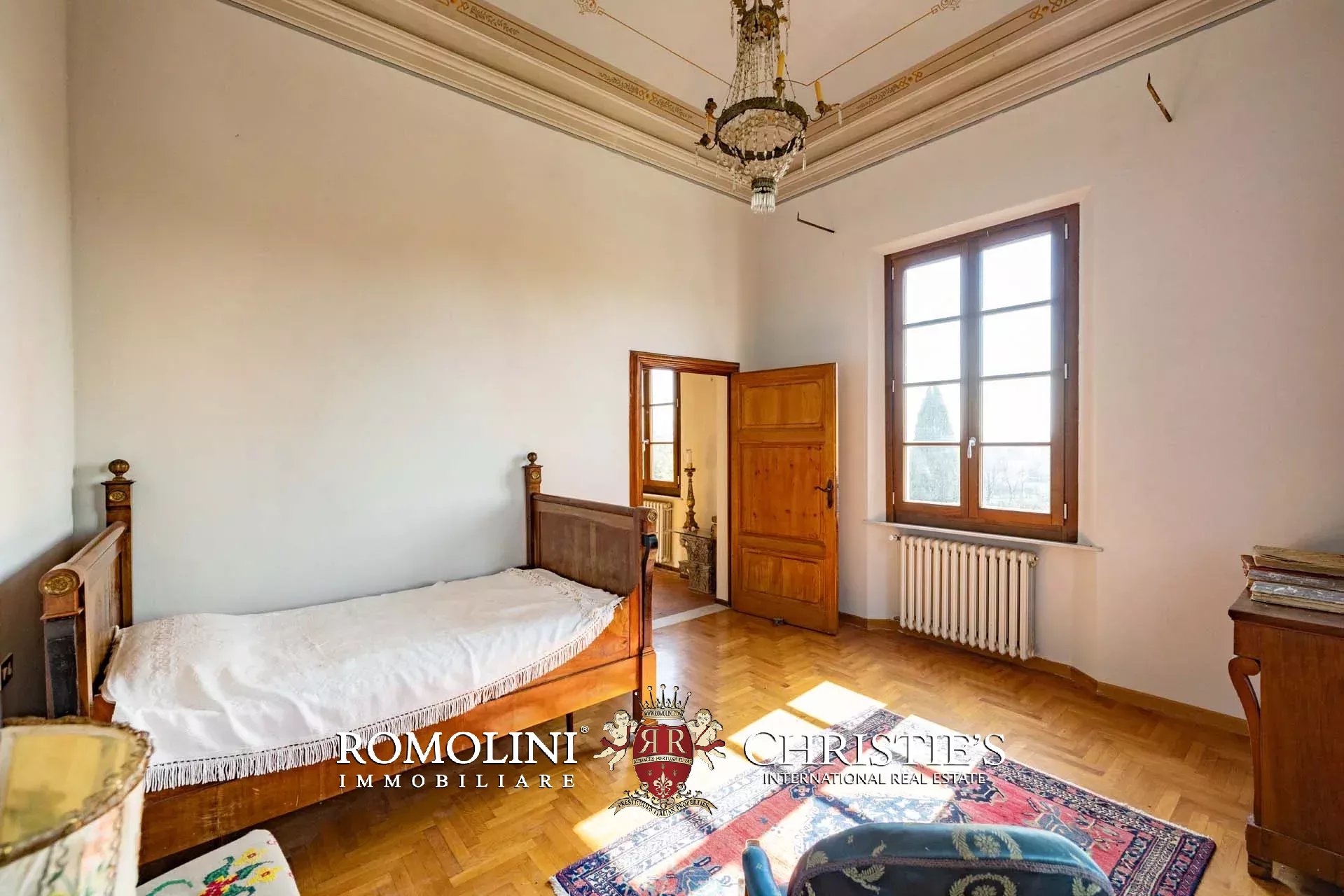 6 Bedroom Villa/Townhouse's Image 37