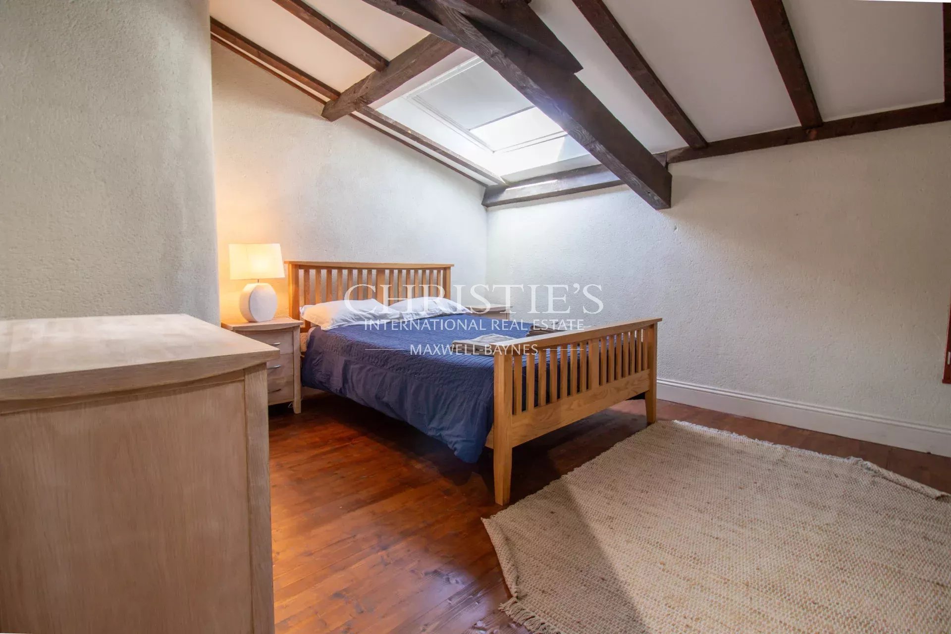 6 Bedroom Villa/Townhouse's Image 11