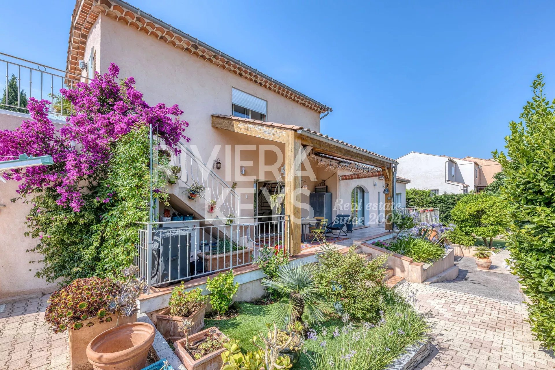 FREJUS - SAINT-AYGULF : Quiet family villa with separate apartment and swimming pool