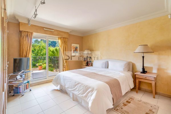 MANDELIEU-LA-NAPOULE – EXCEPTIONAL PENTHOUSE – PANORAMIC SEA VIEWS – PRIVATE POOL — photo 7