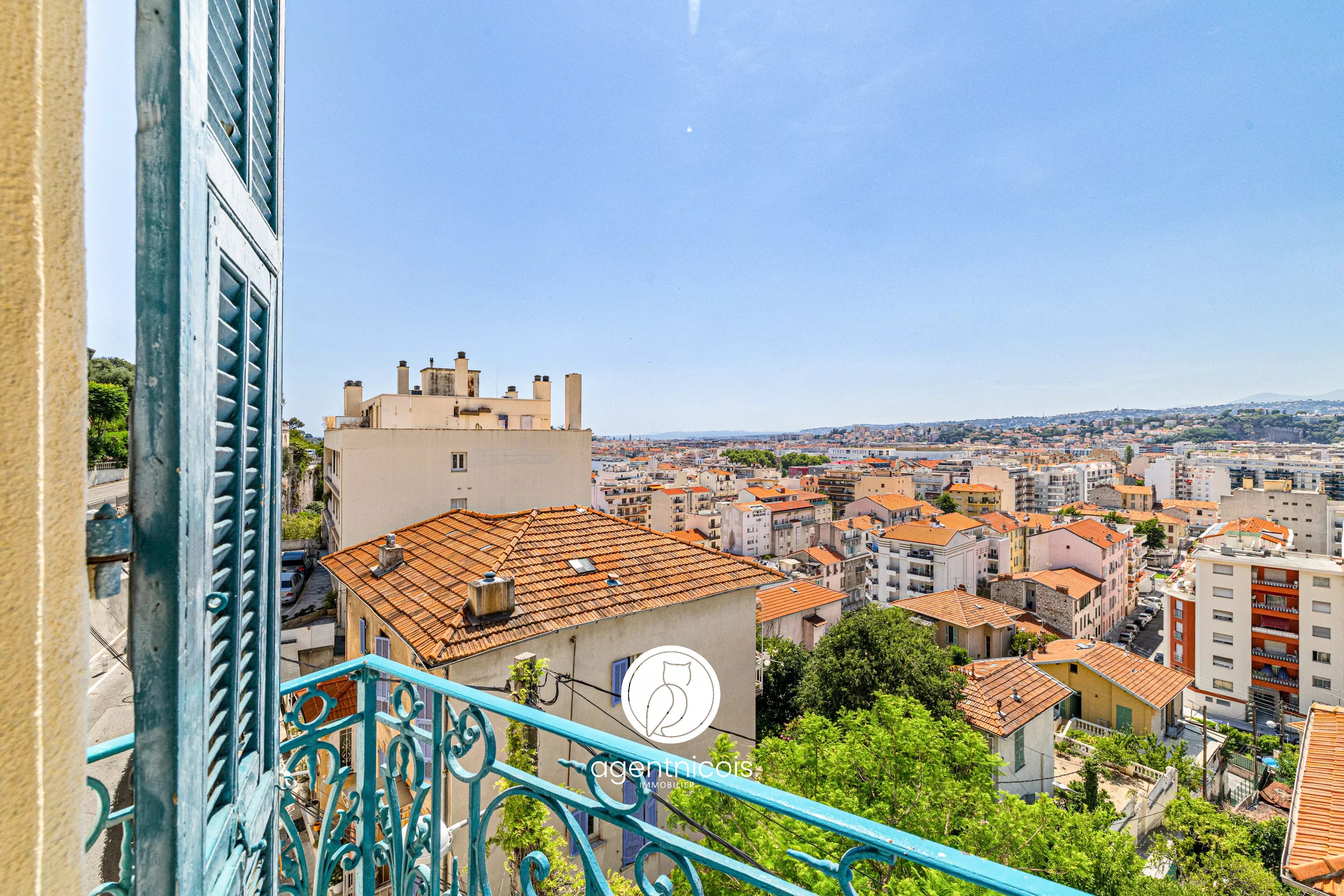 Nice // Boulevard Bischoffsheim : 2 PIÈCES / RÉNOVÉ / VUE MER / BALCON