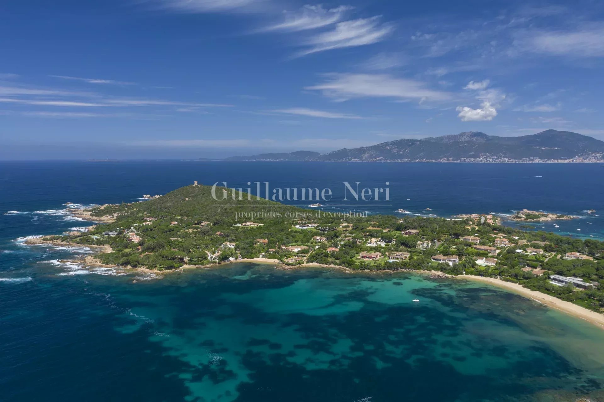 Isolella - Mer et commerces à pied