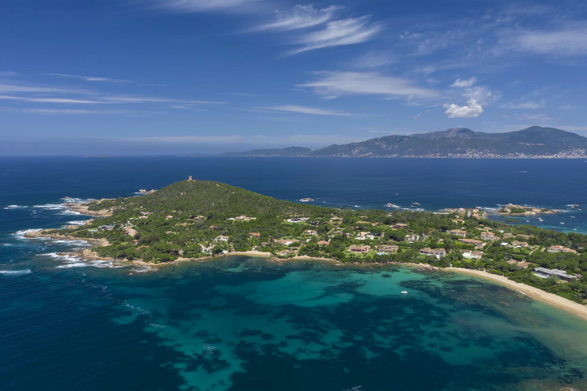 Isolella - Mer et commerces à pied