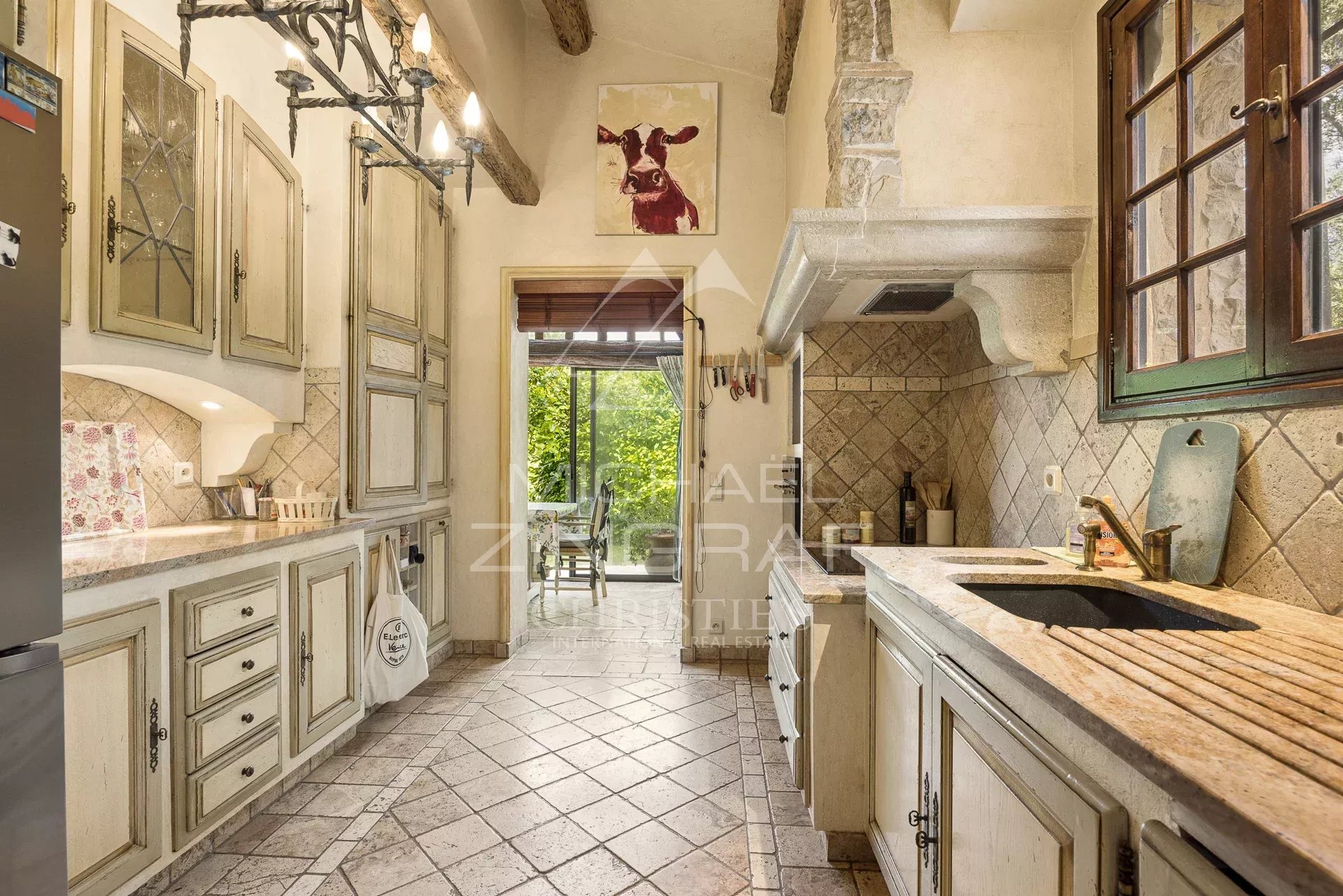 6 Bedroom Villa/Townhouse's Image 5