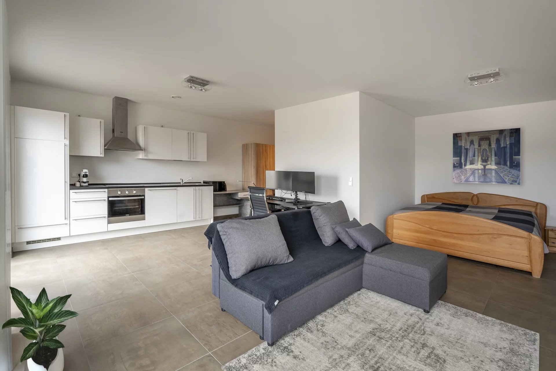 Agence immobilière de EIRES REAL ESTATE SARL