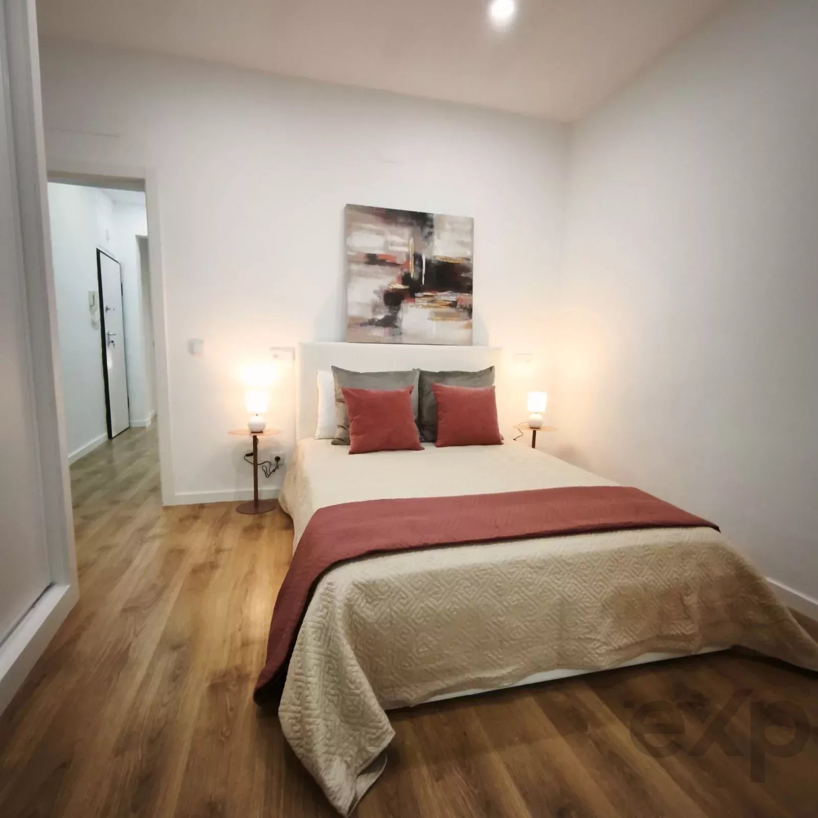 Fully Renovated 3-Bedroom Apartment with En-Suite and Walk-In Closet in Penha de França 87177065 image 11