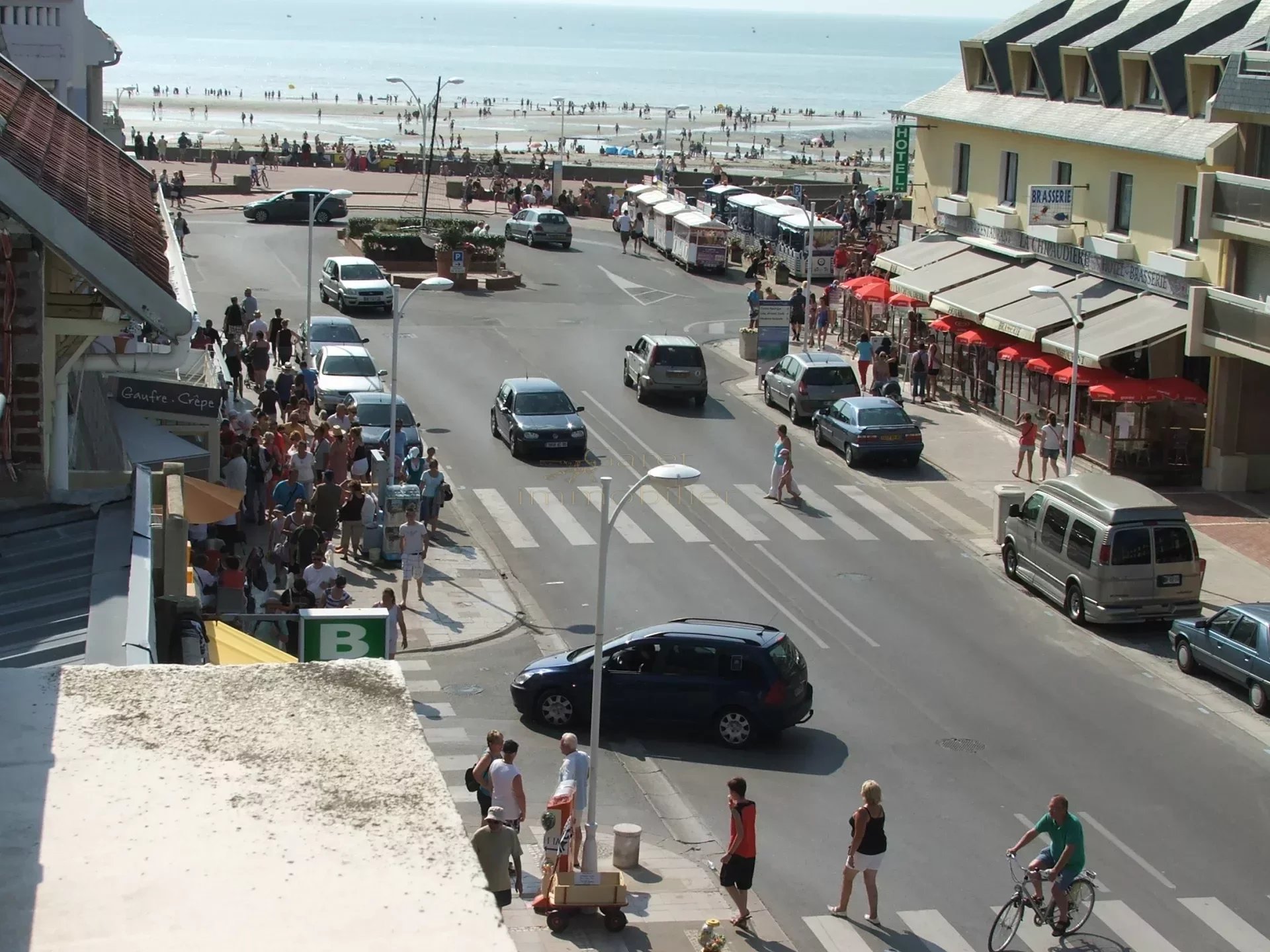 APPARTEMENT AU 3EME ETAGE A 80m DE LA PLAGE