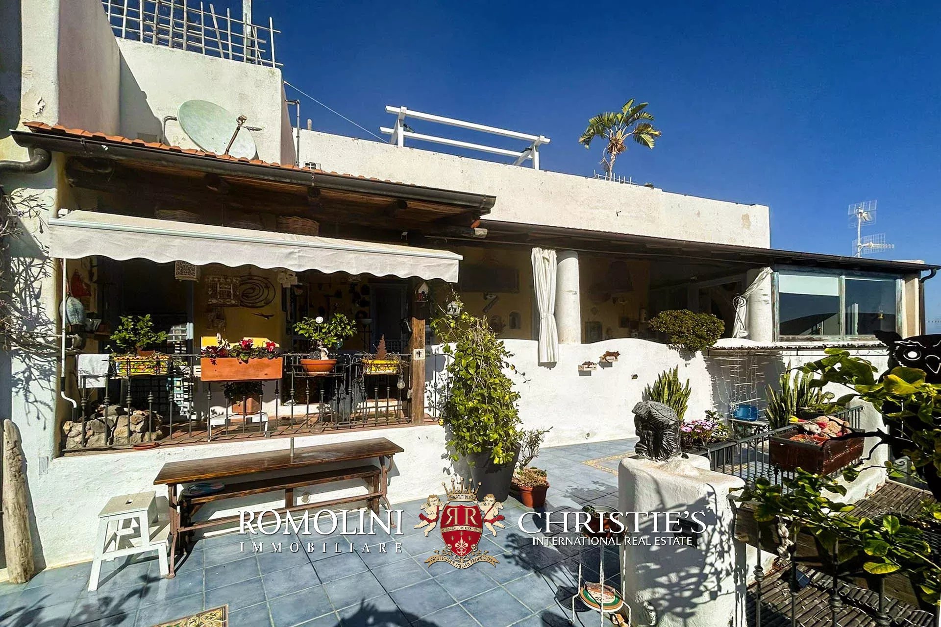 4 Bedroom Villa/Townhouse's Image 5