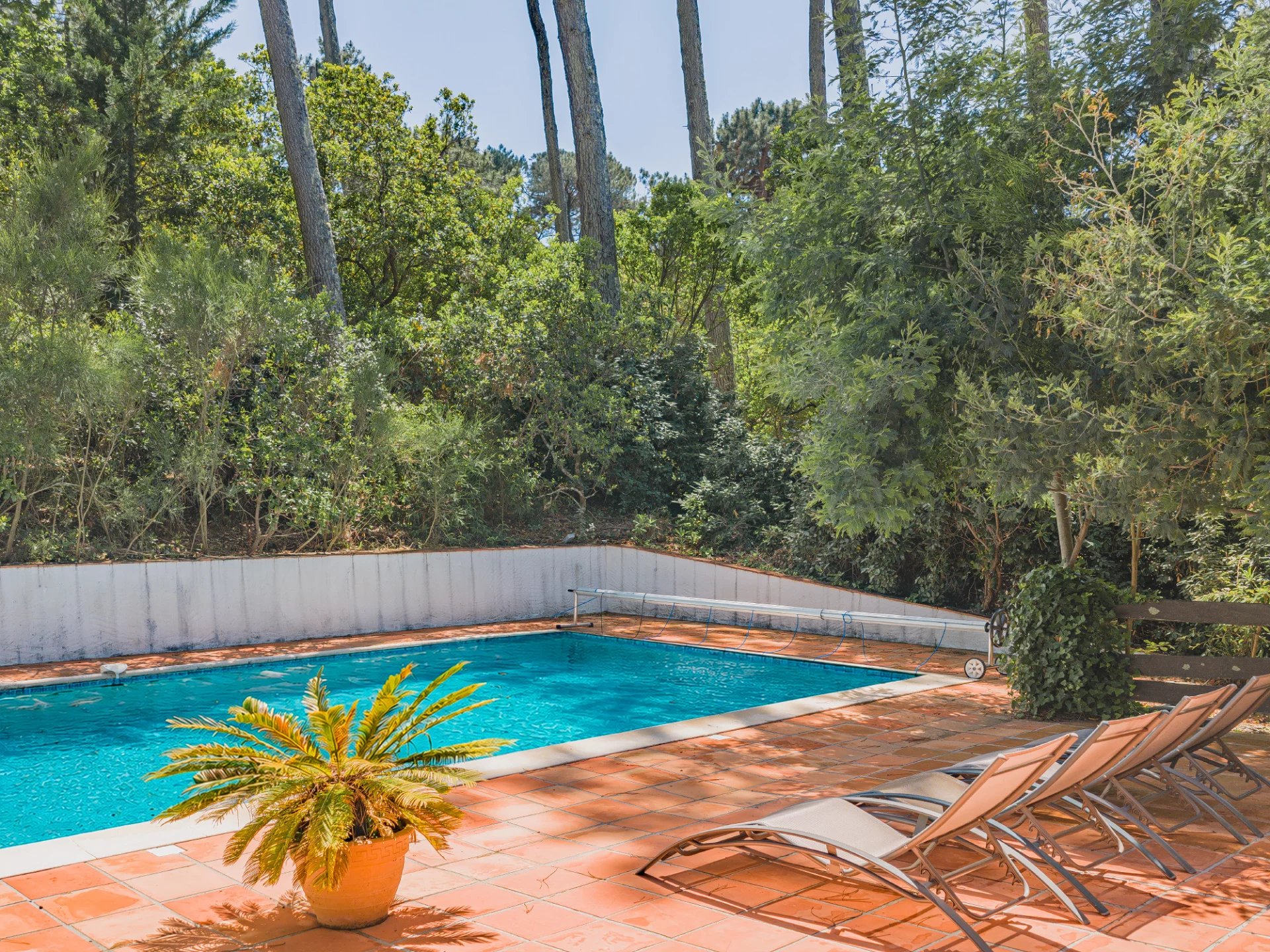 PYLA-SUR-MER - WALKING DISTANCE TO THE BEACH - 6-BEDROOM HOUSE WITH SWIMMING POOL