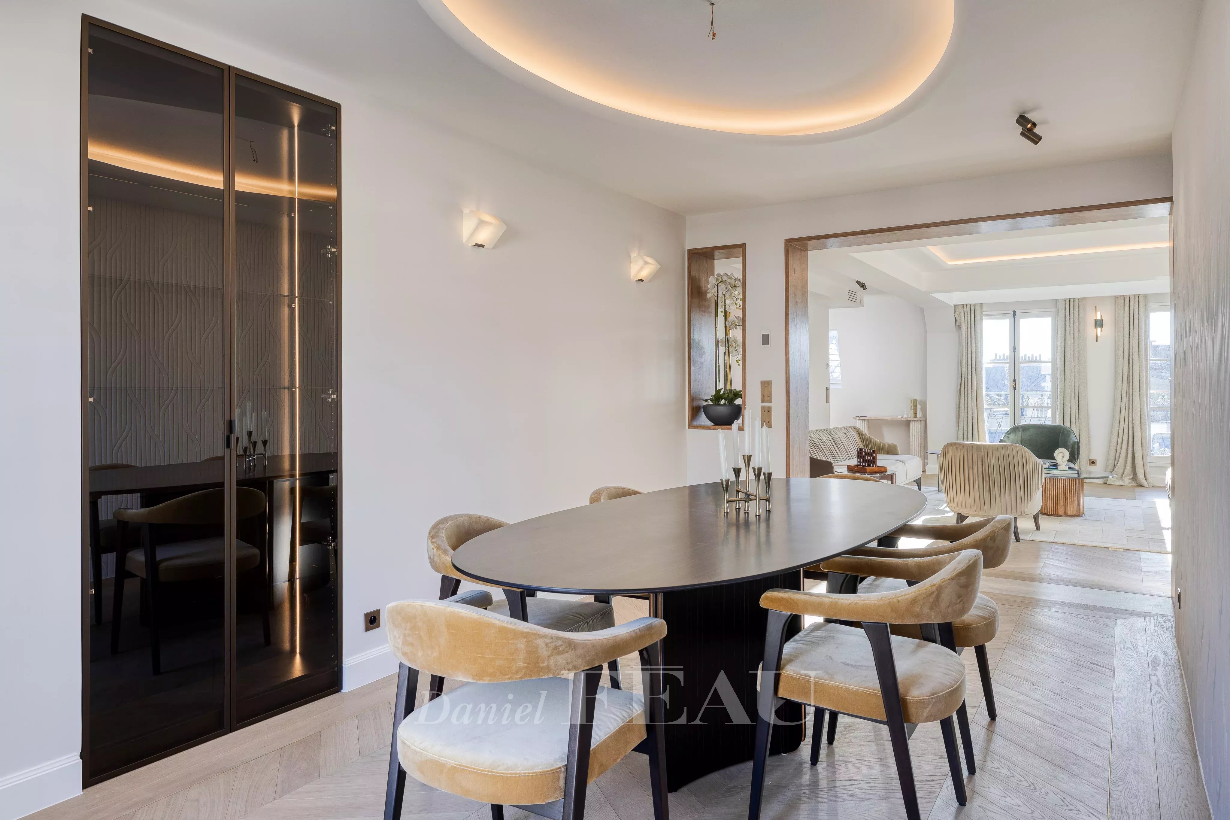 SALLE A MANGER DESIGN TABLE 