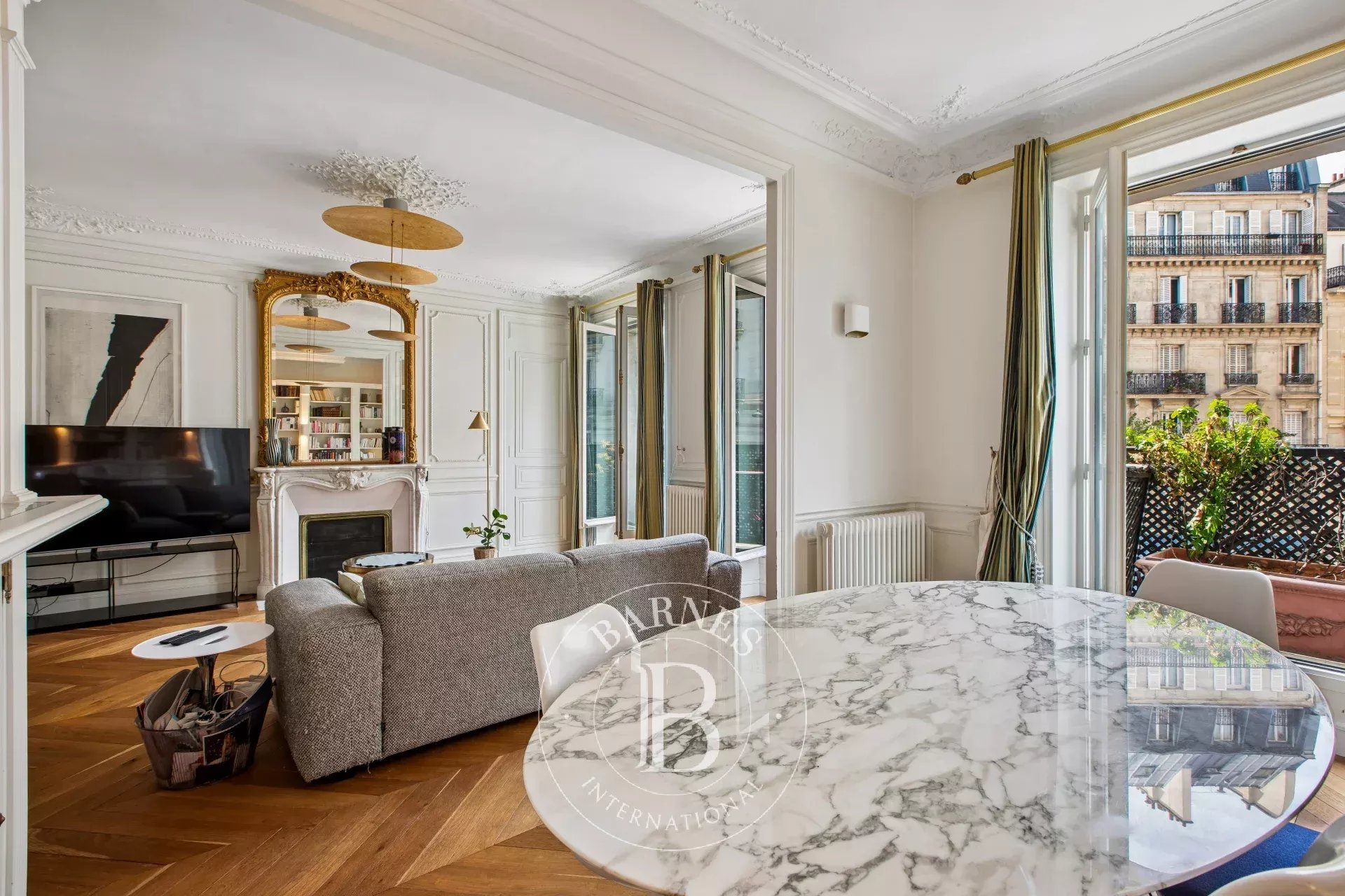 Paris  - Appartement 3 Pi&egrave;ces 2 Chambres - picture 2