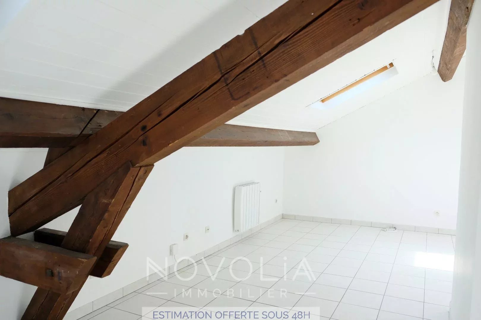 Location Appartement Surface de 38.7 m/ Total carrez : 29.9 m, 2 pices, Lyon 8me (69008)