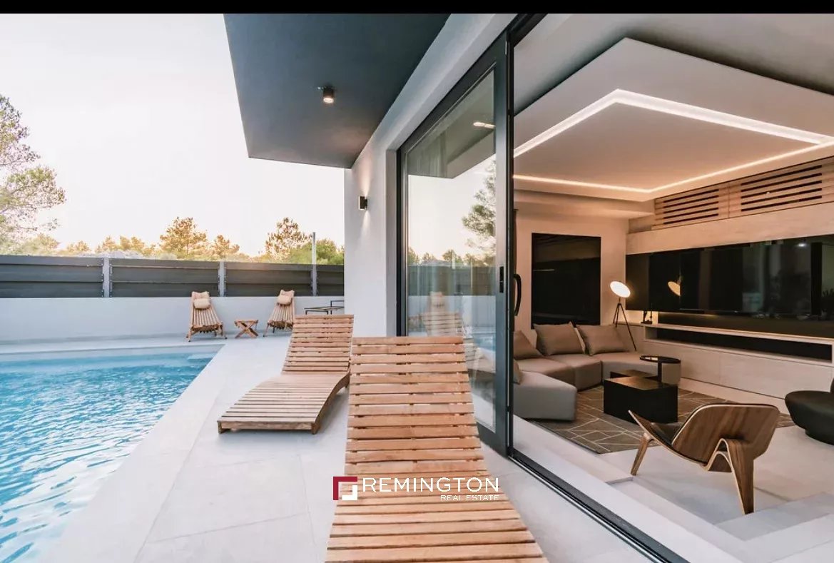 4 Bedroom Villa/Townhouse's Image 60